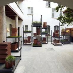 37 Portavaso in ferro