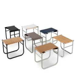 9 Tabouret di Charlotte Perriand - Seduta elastica in spugna bianca