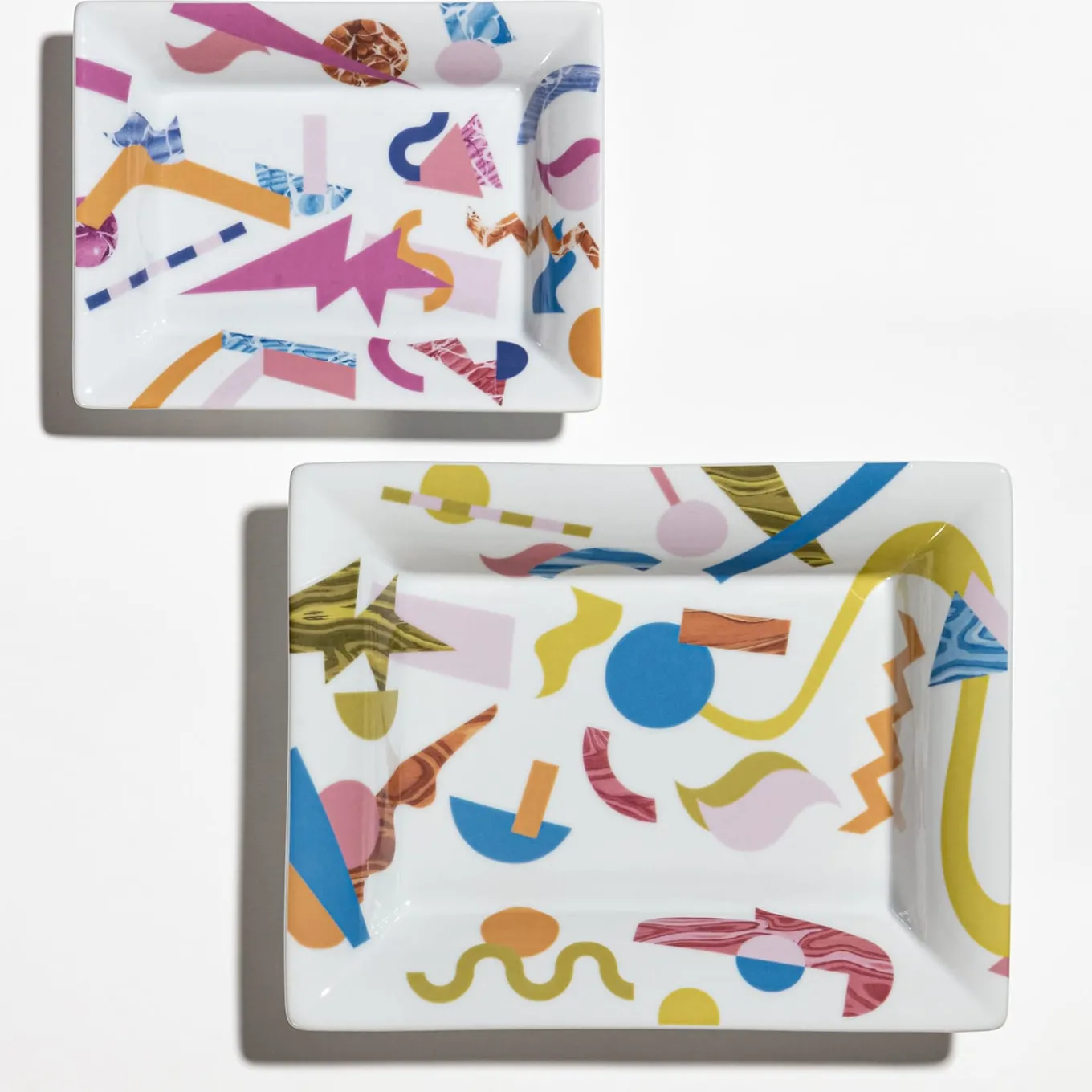 Alchimie set di posacenere e svuotatasche con decoro astratto