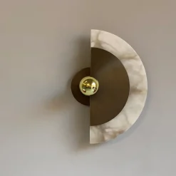 Applique "Levante" in bronzo e alabastro