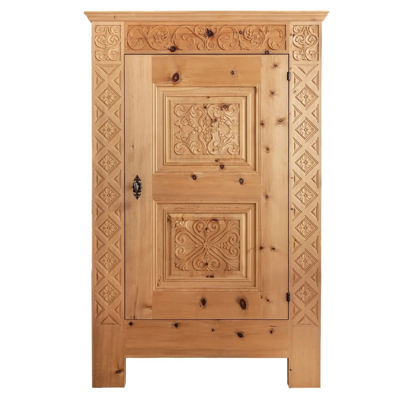 Armadio in legno di pino