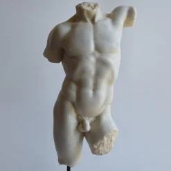 Busto maschile in marmo