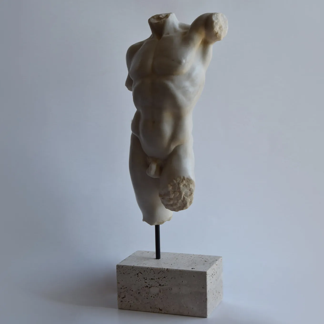 Busto maschile in marmo