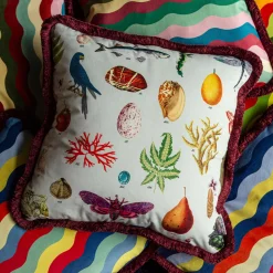 Cabinet De Curiosités Cuscino in velluto con elementi naturali #1