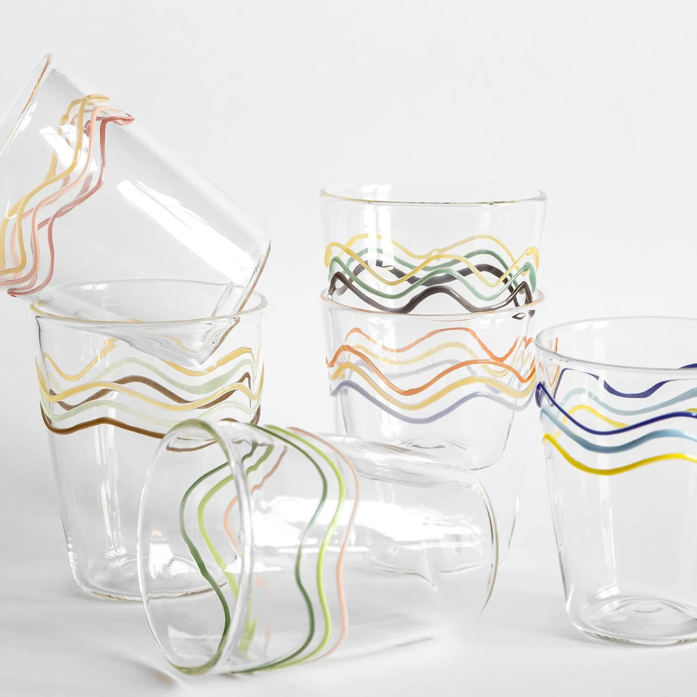 Cabinet De Curiosités Set di 6 bicchieri da acqua con onde colorate