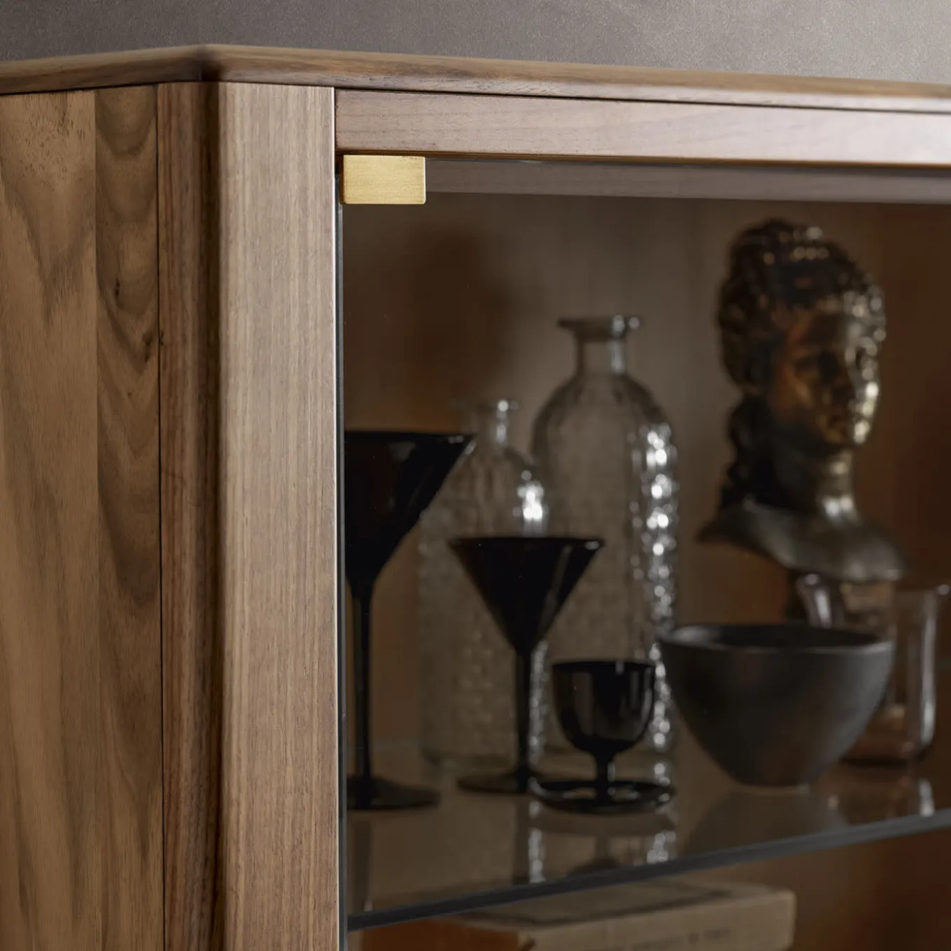 Cabinet Domino a 4 ante in vetro e noce canaletto