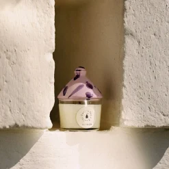 Candela profumata alla lavanda e all'iris con coperchio in ceramica