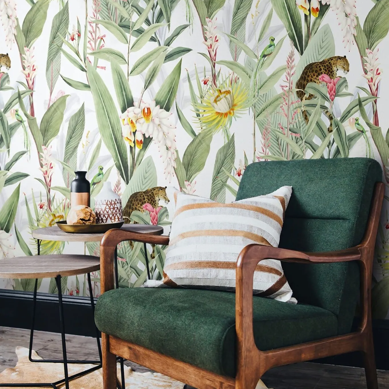 Carta da parati vintage Foresta tropicale con giaguari e pappagalli