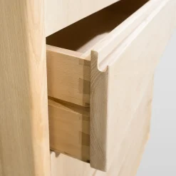 Cassettone scandinavo bianco crema a sei cassetti Dovetail
