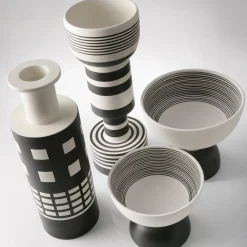 Centrotavola alto bianco e nero di Ettore Sottsass