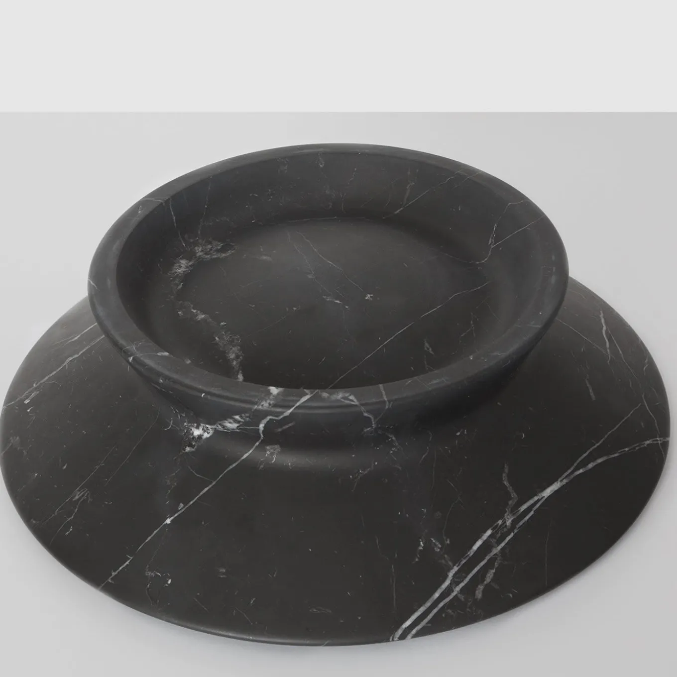 Centrotavola Amaltea Black Marquina di Ivan Colominas
