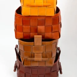 Cestino in pelle intrecciata giallo senape