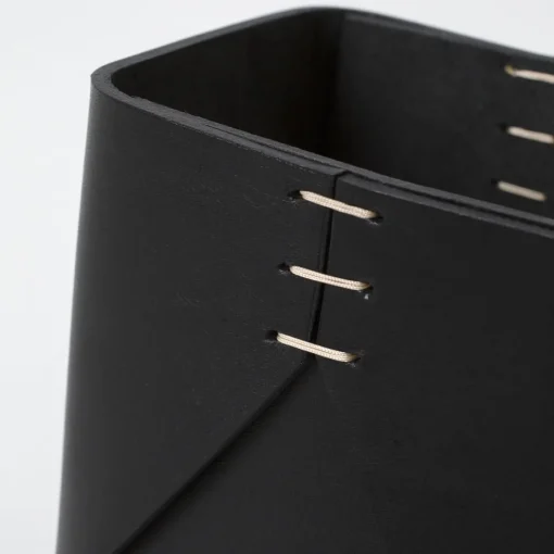 Cestino Regular Cubic nero di Oscar Maschera