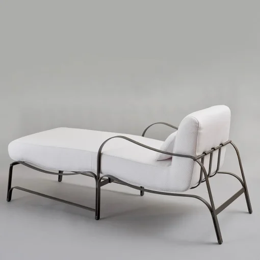Chaise longue Amalfi bianca e grigia di Studio 63 in acciaio inox