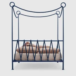 Cima Letto Matrimoniale con Baldacchino in Ferro Blu di Sovrappensiero Design Studio
