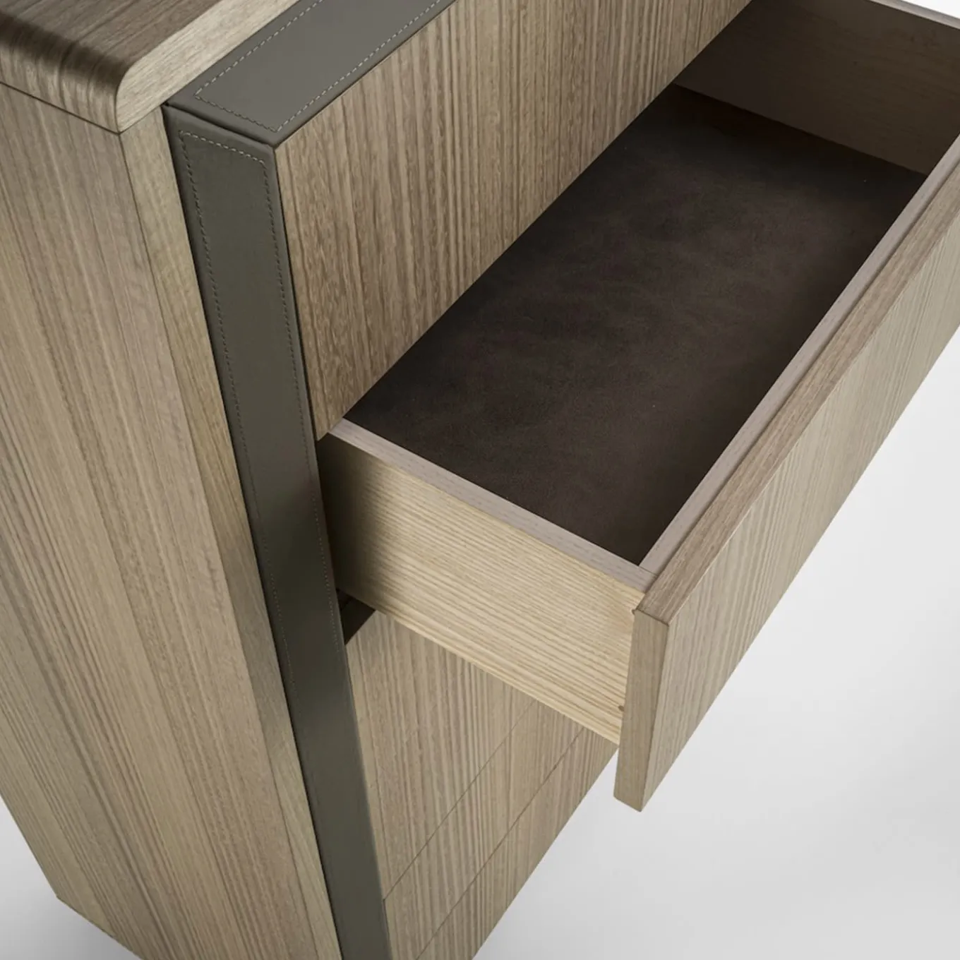 Comò Galileo Lux in pelle e legno eucalipto