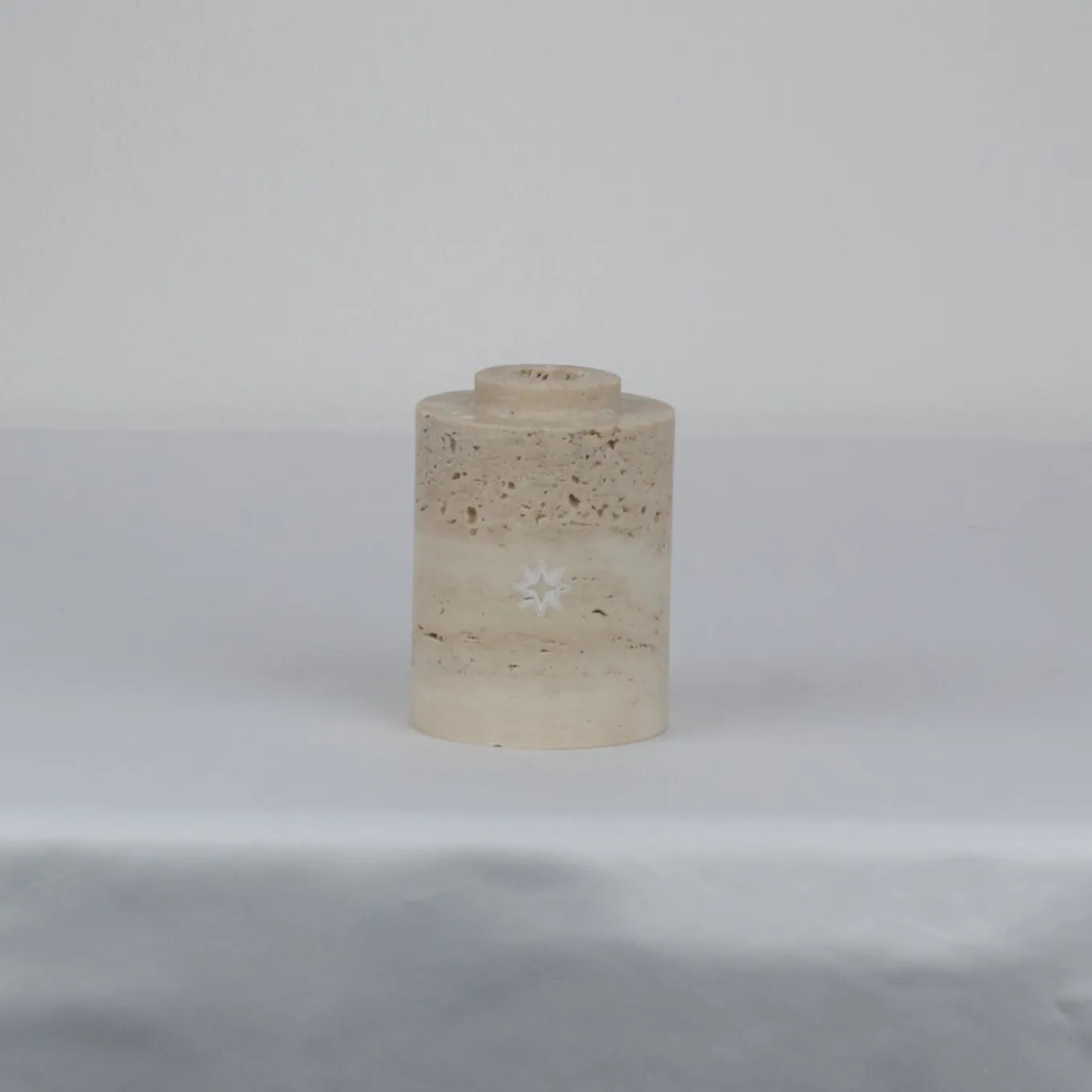 Com Portacandele in marmo travertino beige cilindrico