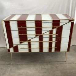 Comò rosso e bianco