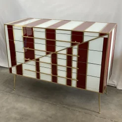 Comò rosso e bianco