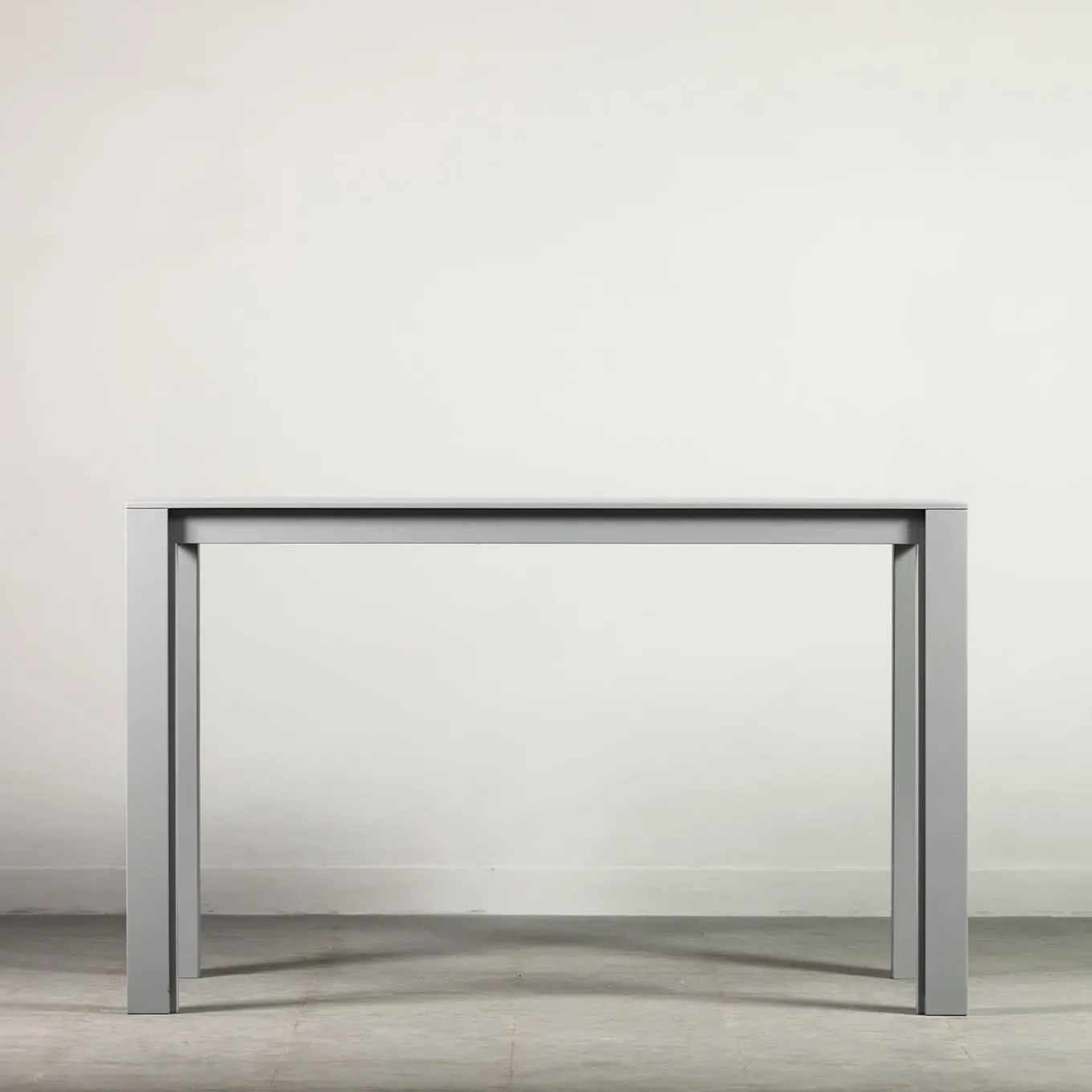 Console in legno laccato grigio opaco