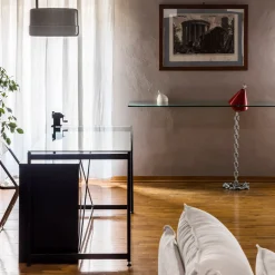 Console Re-Floa-T-Able