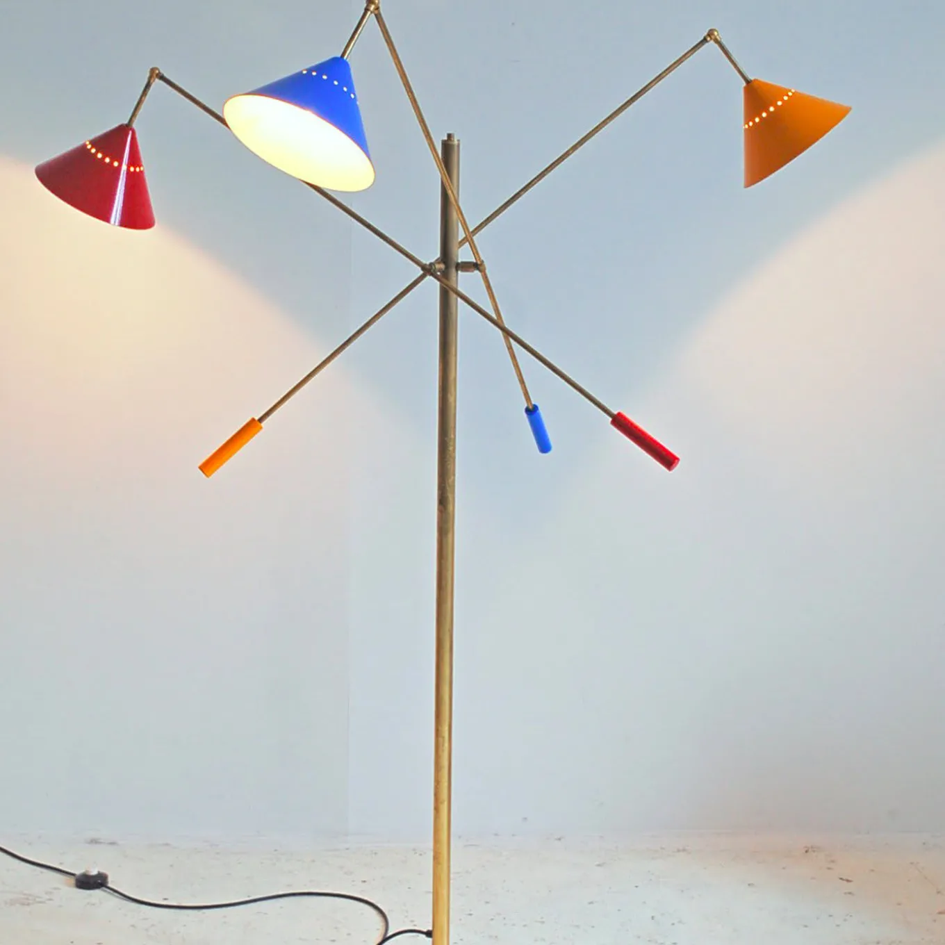 Contrappeso Lampada da terra RGB a 3 bracci in ottone