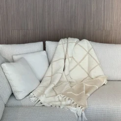 Coperta beige a motivi geometrici