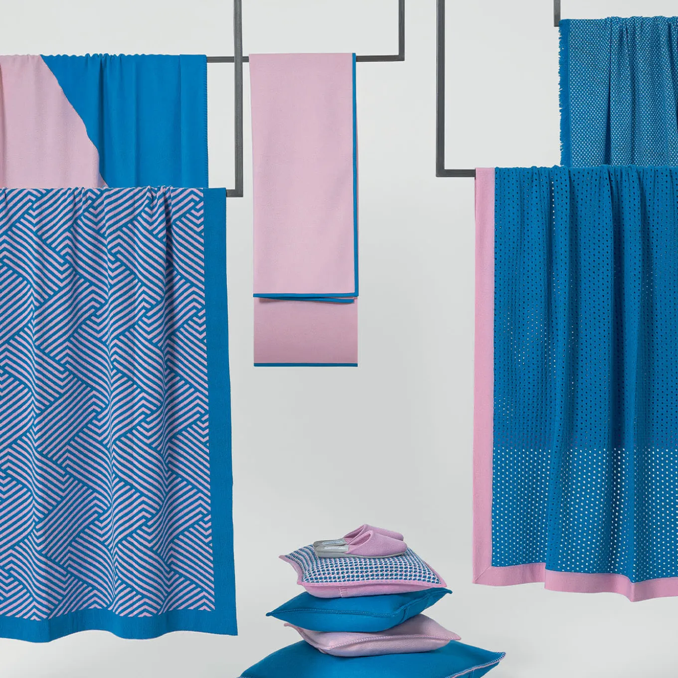 Coperta Biella in pelle blu e rosa