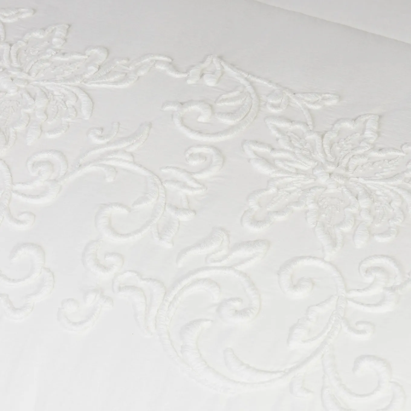 Coperta Ricamata in Avorio Dune Merveille