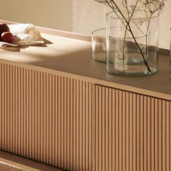 Credenza bassa Sipario a 2 ante in frassino naturale
