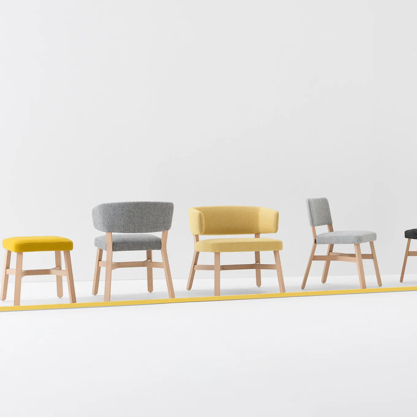 Croissant Lounge Chair di Emilio Nanni #3