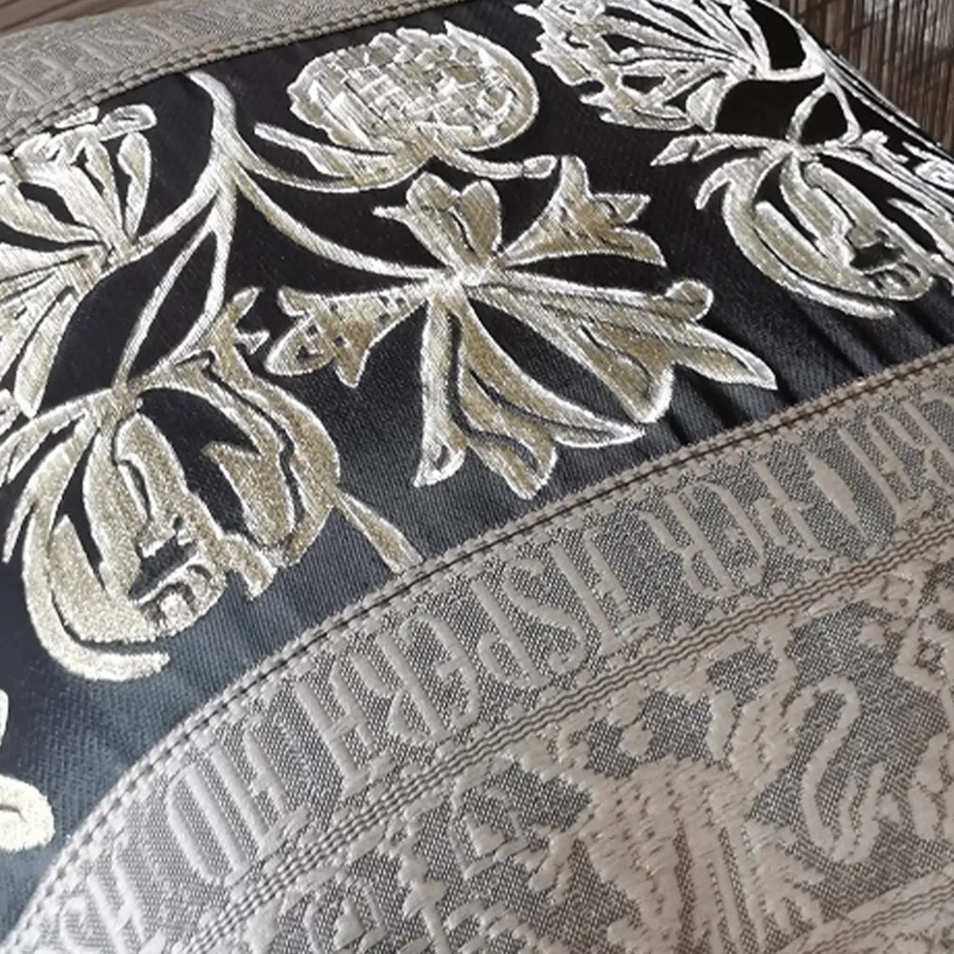 Cuscino Casarialto Atelier Astra di Marta Cucchia