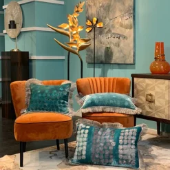 Cuscino con fiori grigi