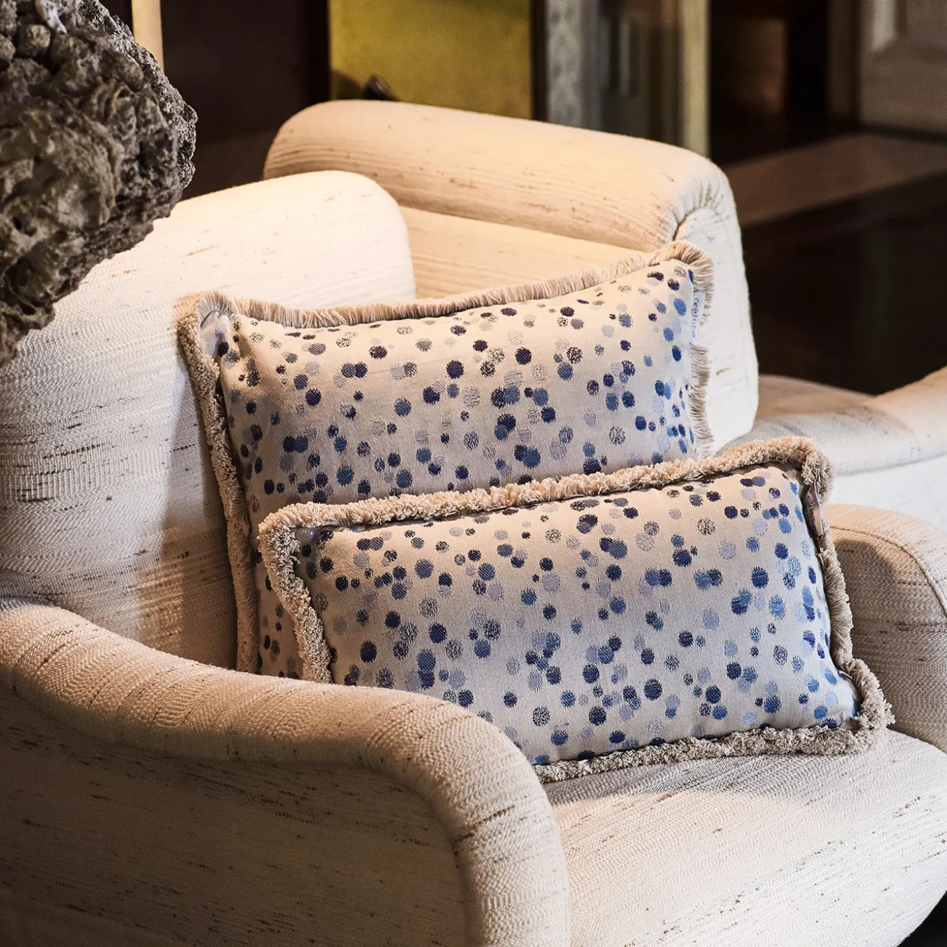 Cuscino piccolo Celeste e frange blu