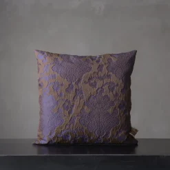 Cuscino quadrato in flanella floreale viola jacquard