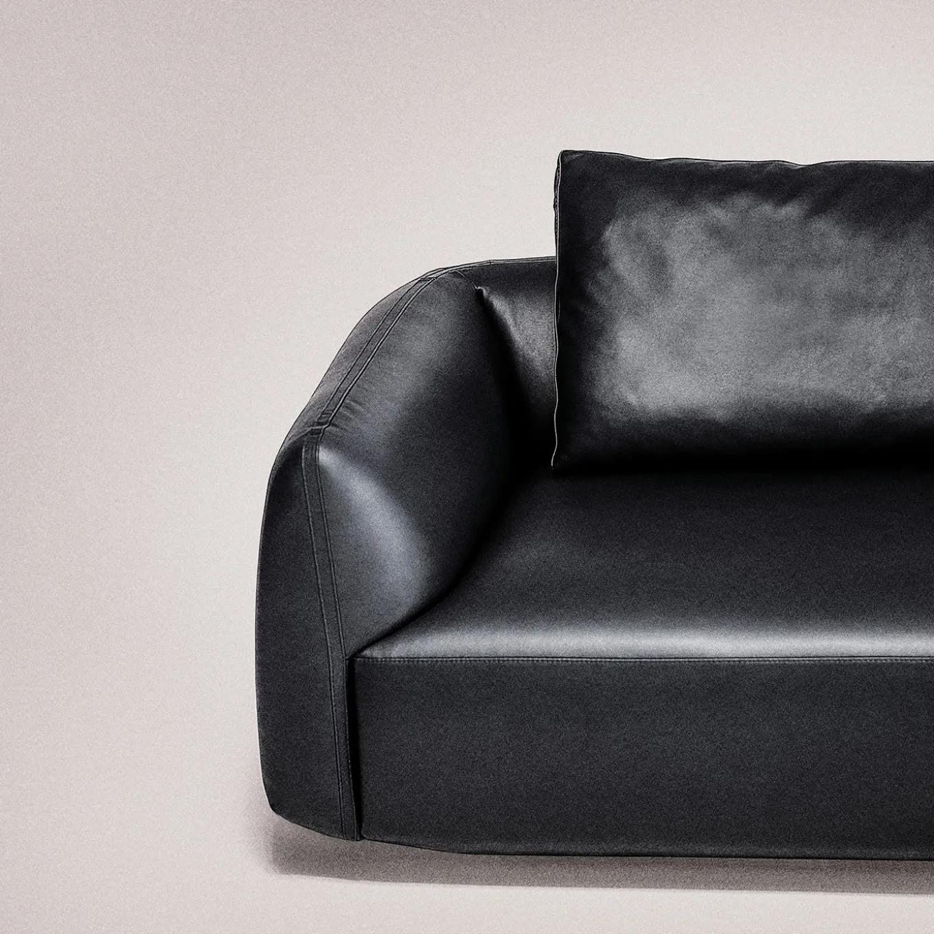 Divano angolare modulare Naxos in borgogna di Ludovica + Roberto Palomba