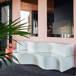 Divano bianco Superonda di Archizoom
