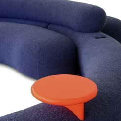 Divano Nefelibata blu di Stormo Studio