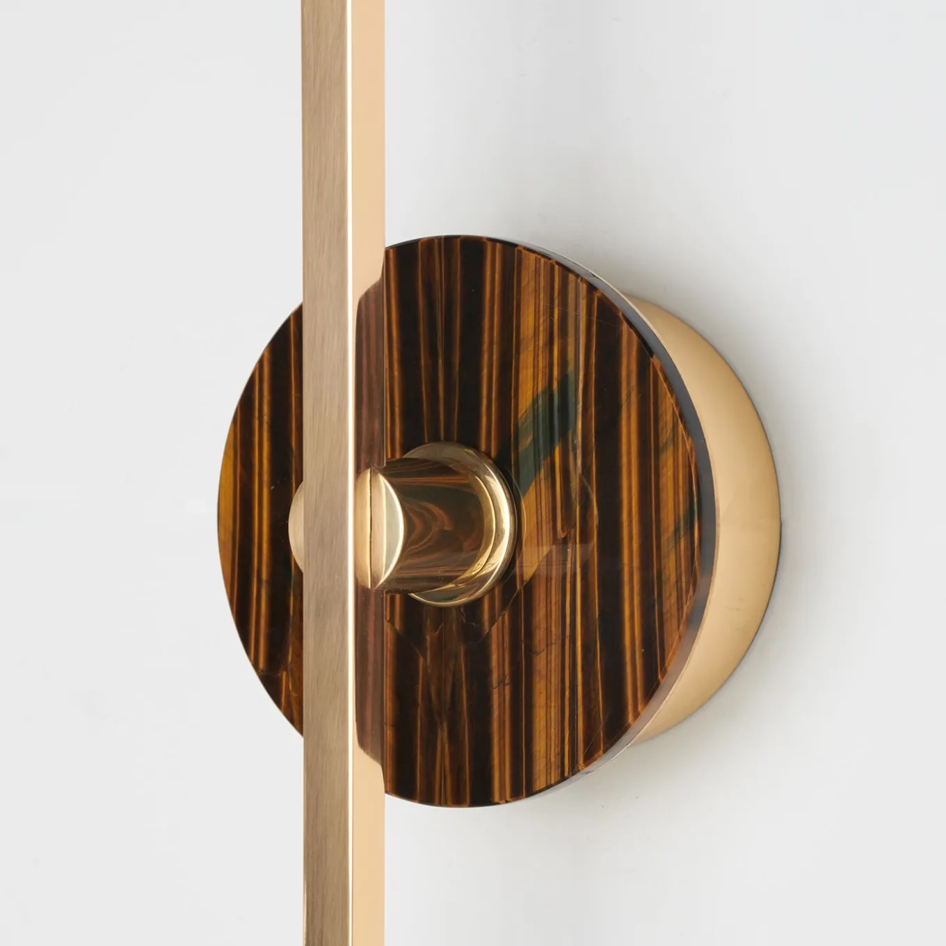 Elite Stick Applique in ottone lucido e occhio di tigre