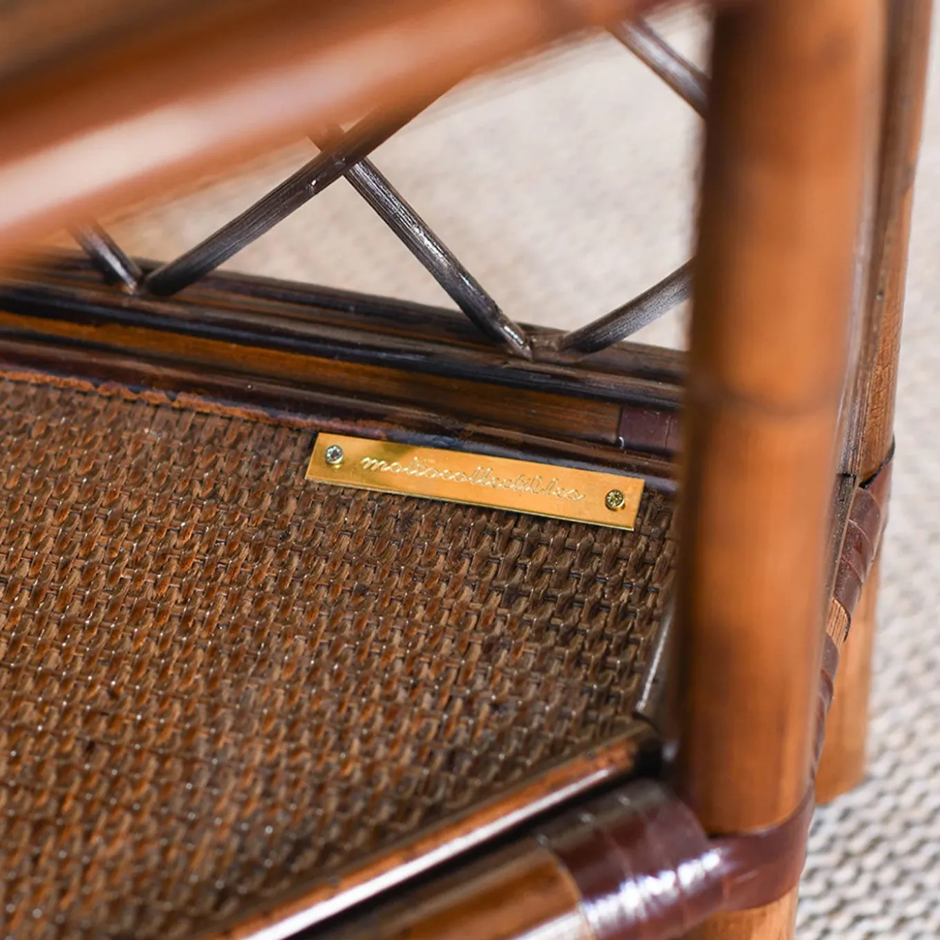 Etagère Angolare in Vimini e Bambù