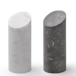 Fermalibri Kilos Black Cylinder di Elisa Ossino