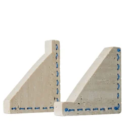 Fermalibri Lulù in Travertino con inserti in filo PVC blu