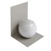 Fermalibro in marmo bianco di Carrara con sfera
