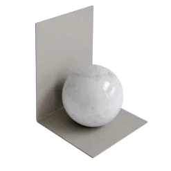 Fermalibro in marmo bianco di Carrara con sfera