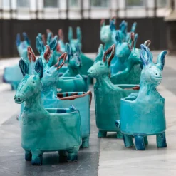 Figurina Asino con Ali in Ceramica Azzurro Chiaro