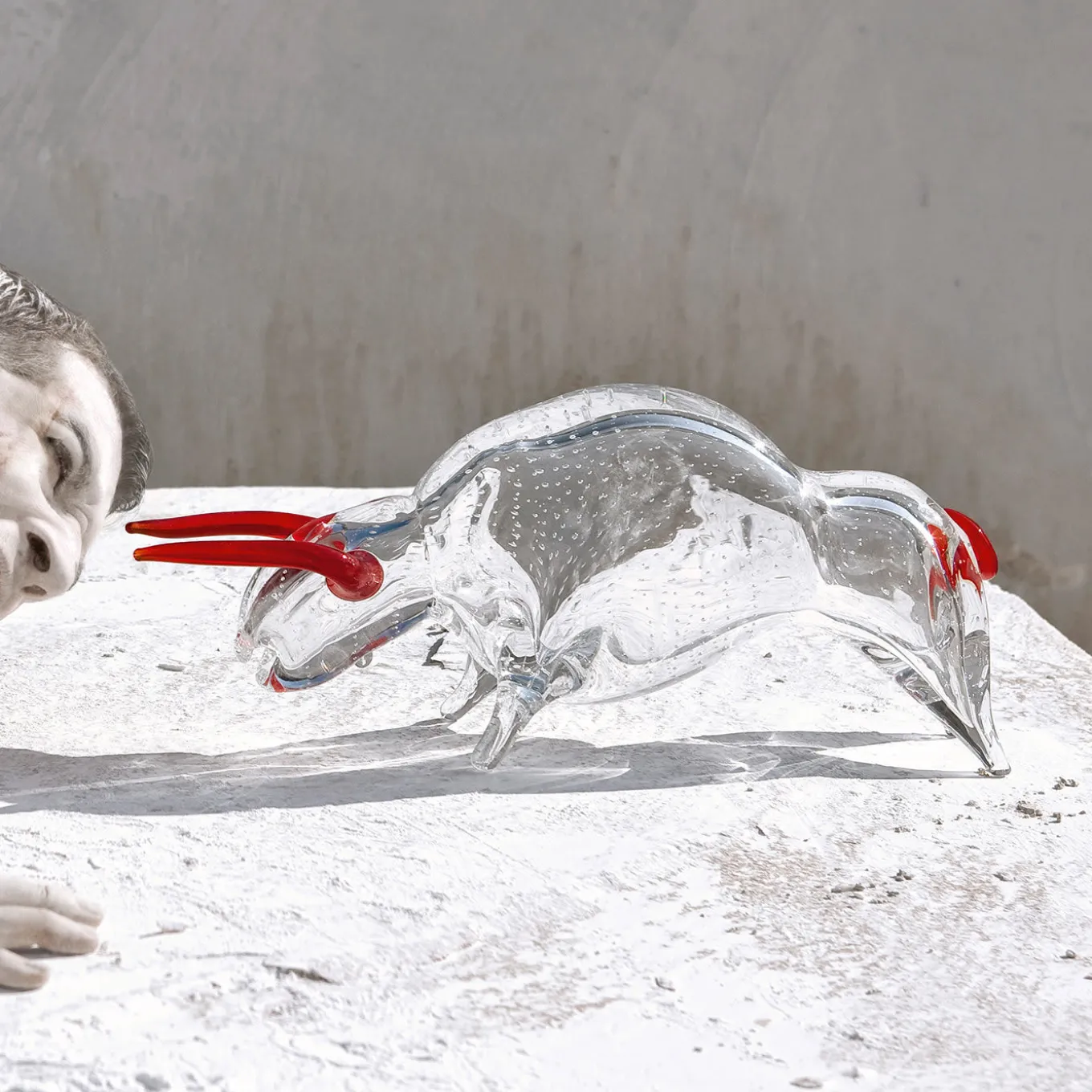 Figurina di toro in vetro grande