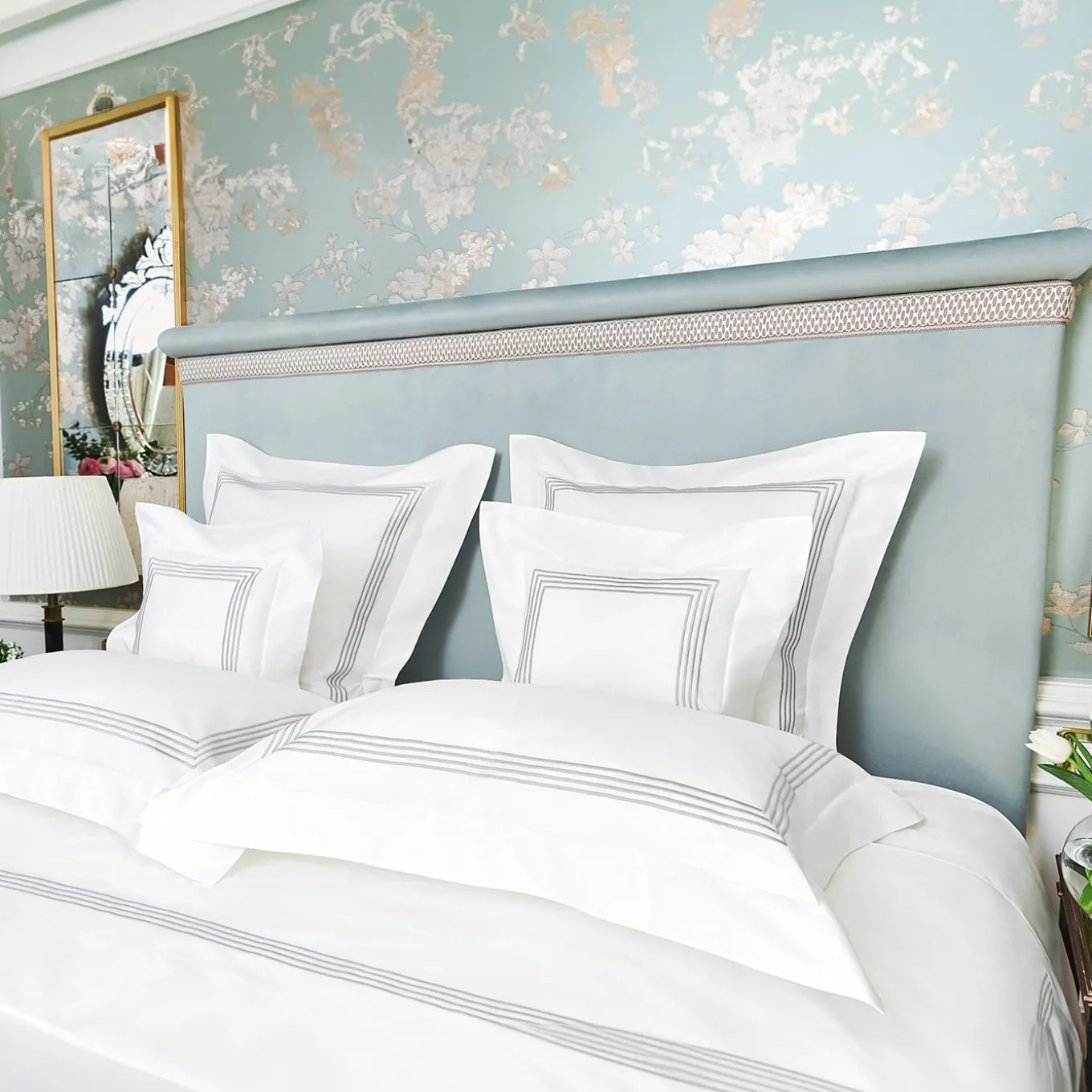 Four Generations, camicione bianco e grigio per il re degli Stati Uniti