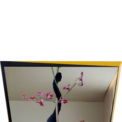 Incontri Inaspettati Pittura ad olio trapezoidale su specchio di Giuseppe Caiafa