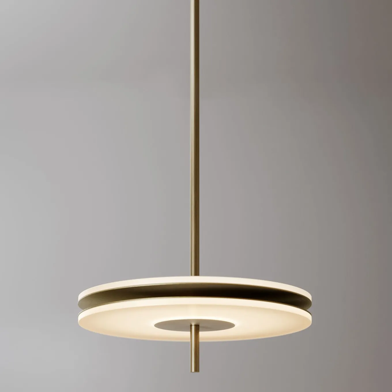 Lampada a sospensione Soul in ottone brunito chiaro