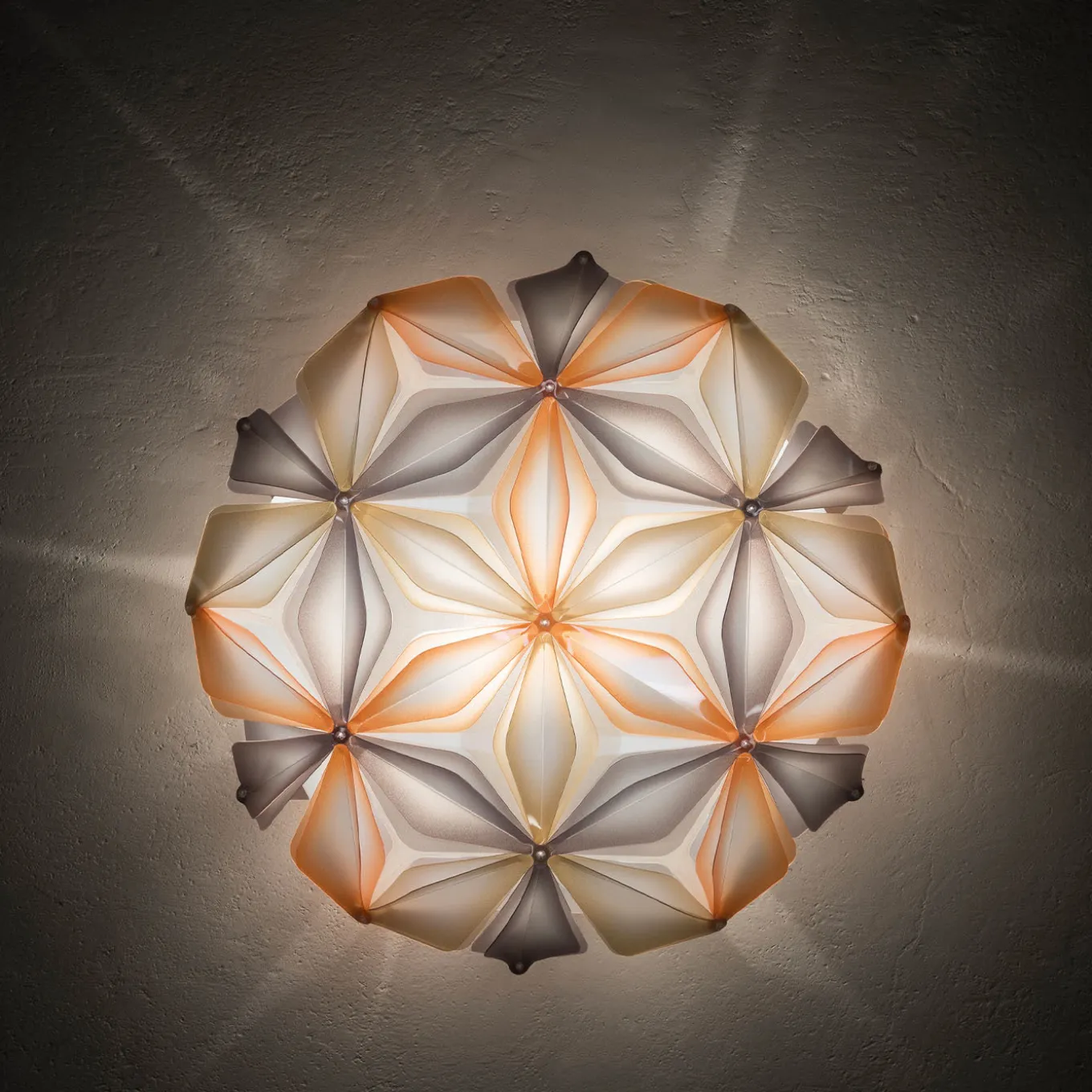 Lampada da soffitto/parete La Vie Amber di Adriano Rachele